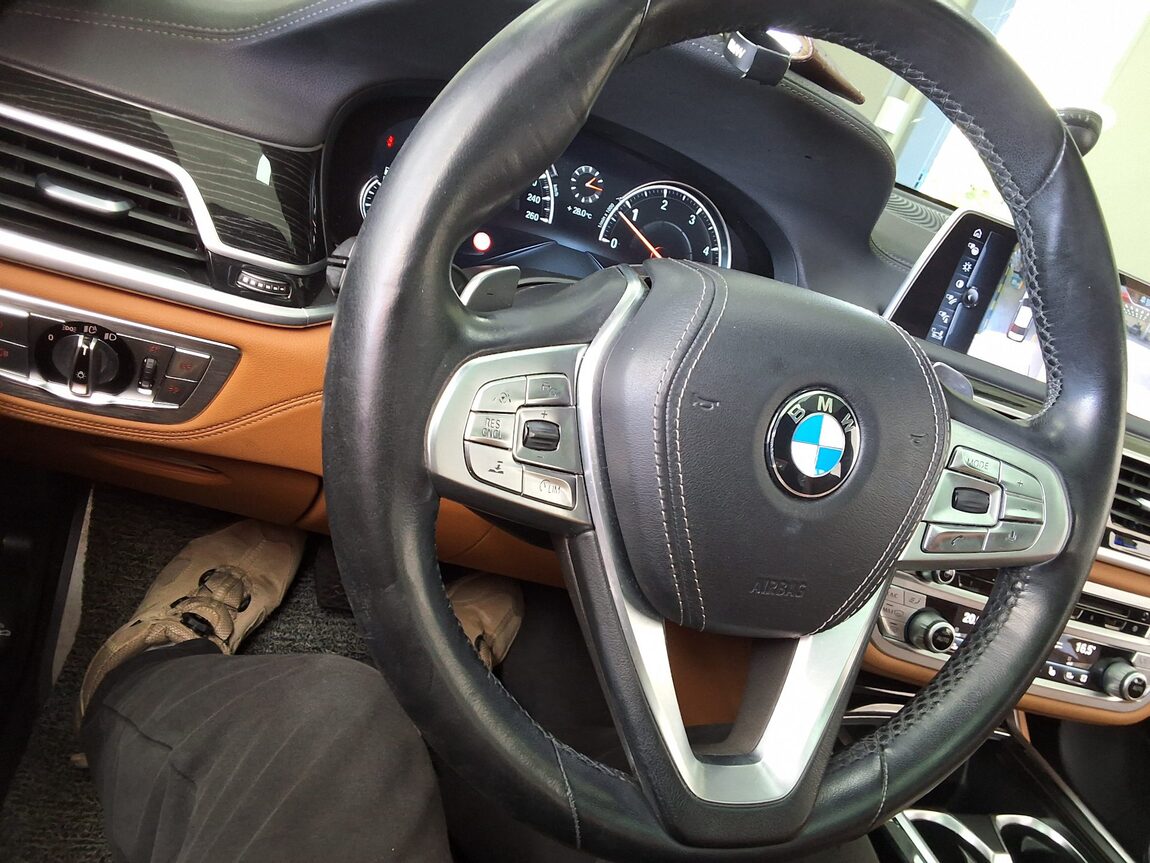 BMW 7 SERIES (6TH GEN) 740d xDRIVE M SPORT 2017 - zdjęcie 23