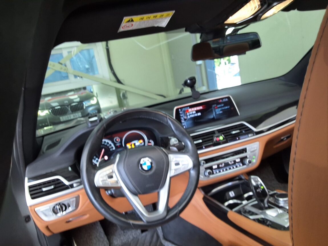 BMW 7 SERIES (6TH GEN) 740d xDRIVE M SPORT 2017 - zdjęcie 12