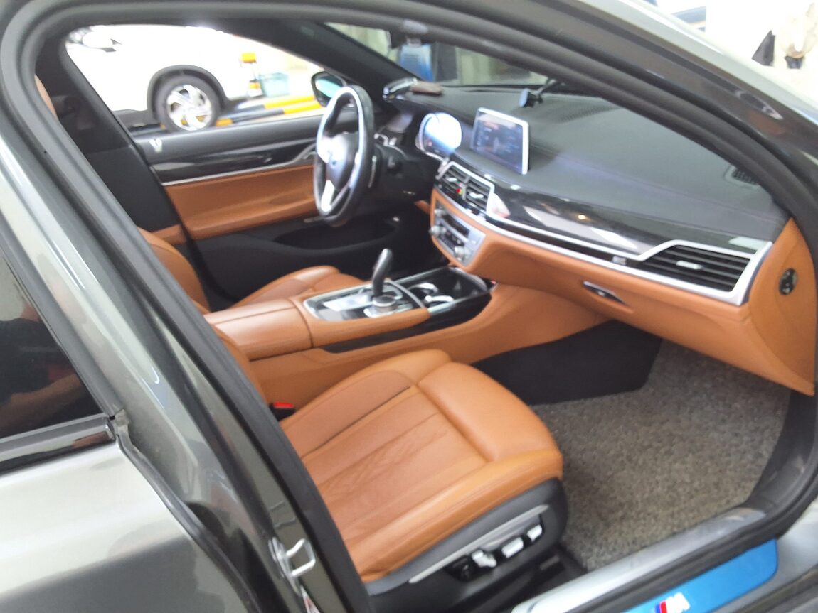 BMW 7 SERIES (6TH GEN) 740d xDRIVE M SPORT 2017 - zdjęcie 15