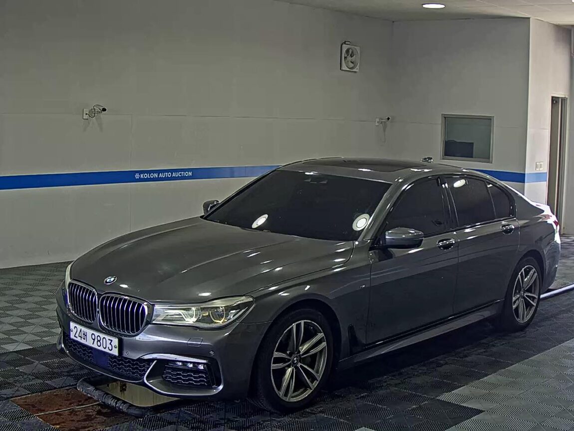 BMW 7 SERIES (6TH GEN) 740d xDRIVE M SPORT 2017 - zdjęcie 2