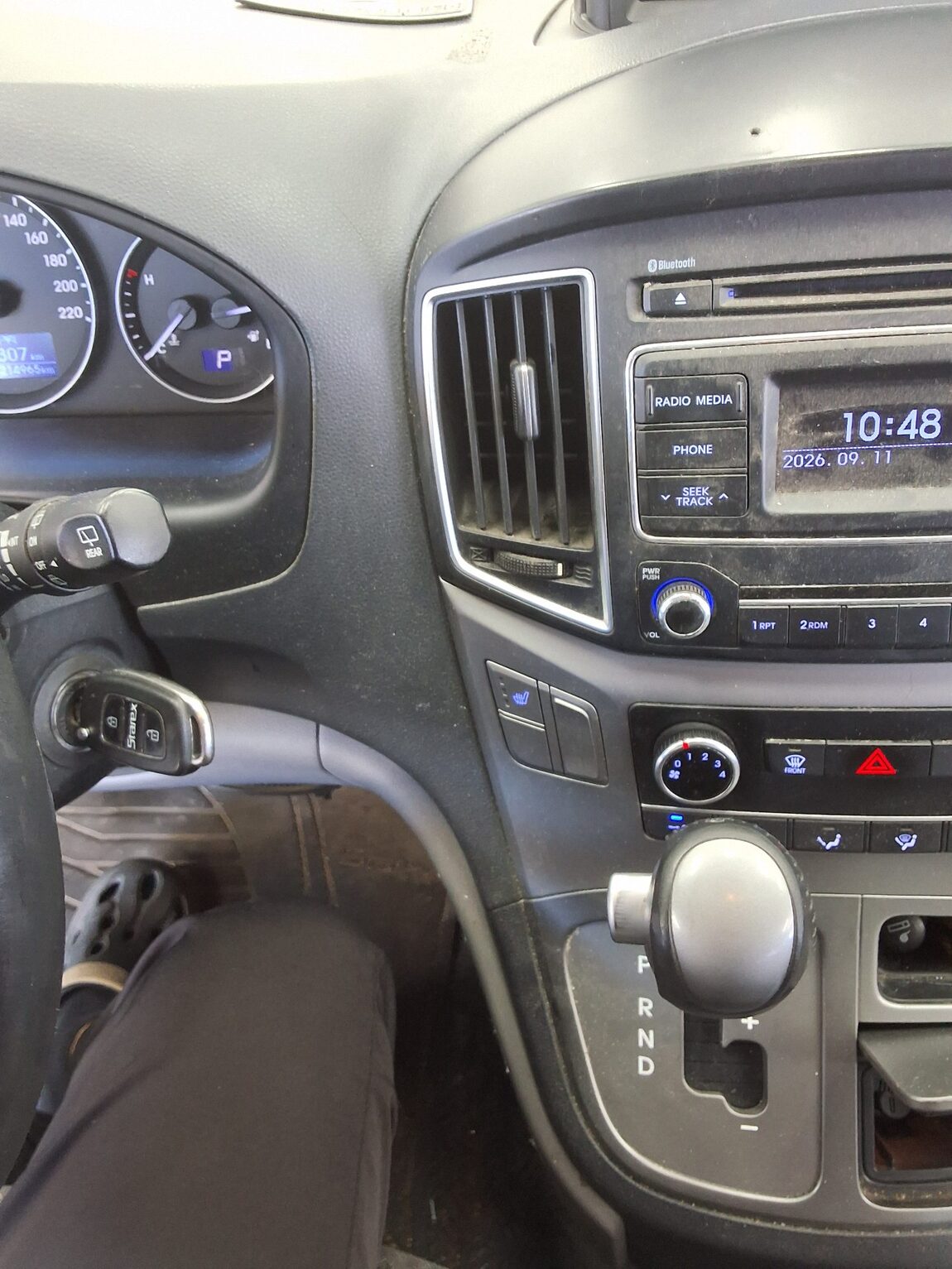 HYUNDAI GRAND STAREX 5-SEATER DIESEL VAN MODERN 2018 - zdjęcie 18