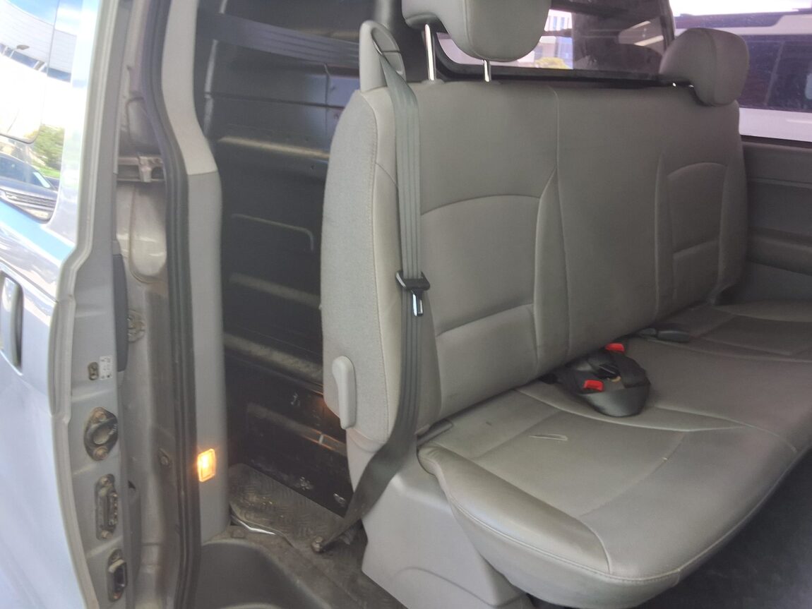 HYUNDAI GRAND STAREX 5-SEATER DIESEL VAN MODERN 2018 - zdjęcie 13