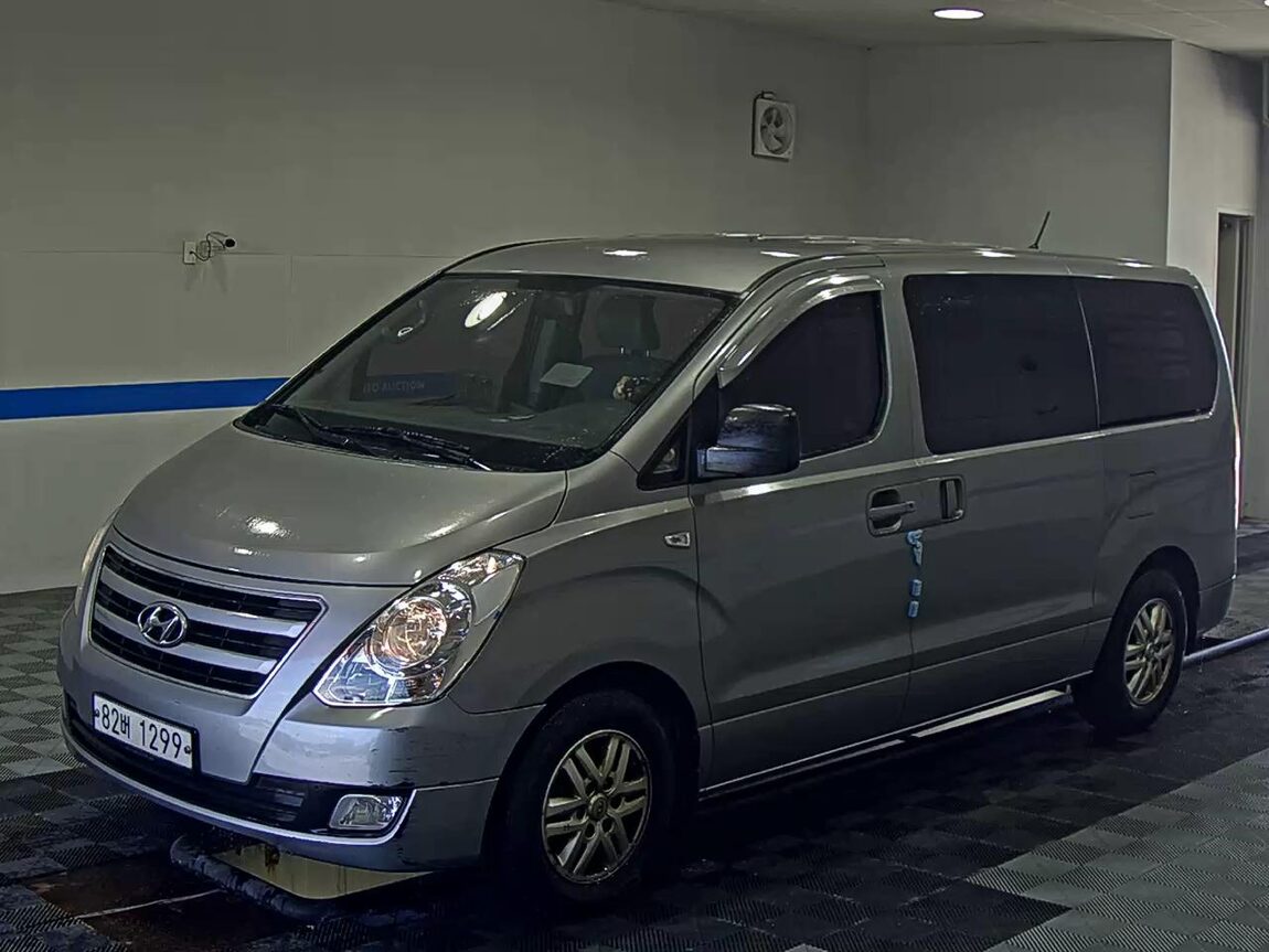 HYUNDAI GRAND STAREX 5-SEATER DIESEL VAN MODERN 2018 - zdjęcie 2
