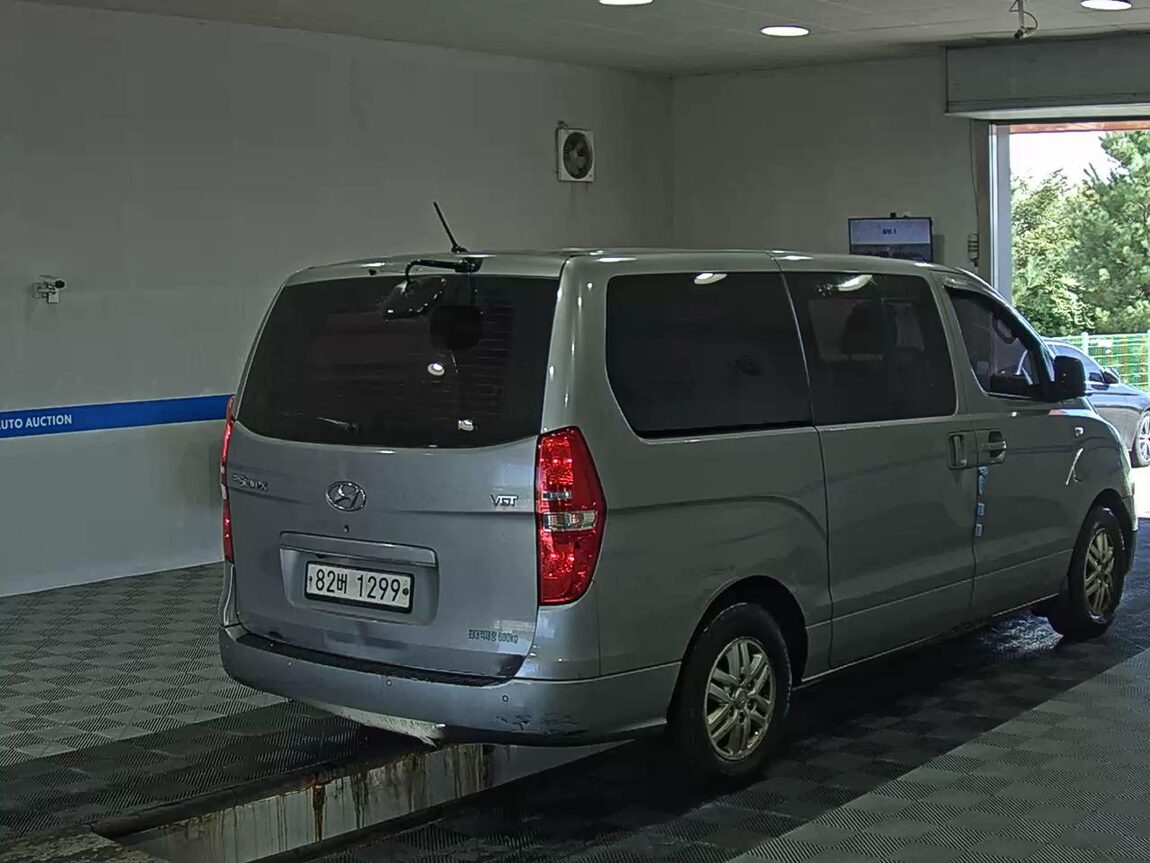 HYUNDAI GRAND STAREX 5-SEATER DIESEL VAN MODERN 2018 - zdjęcie 5