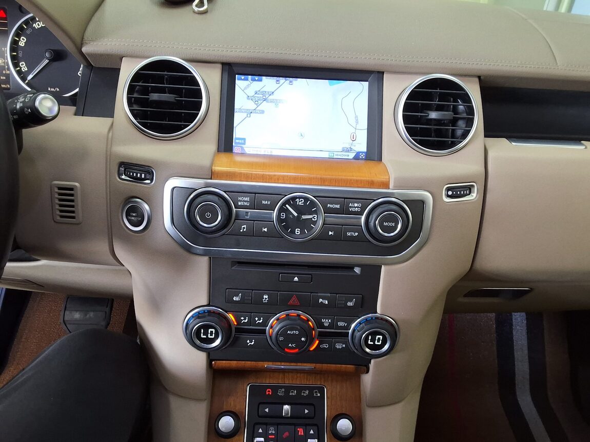 LAND ROVER DISCOVERY 4 3.0 SDV6 SE 2012 - zdjęcie 24