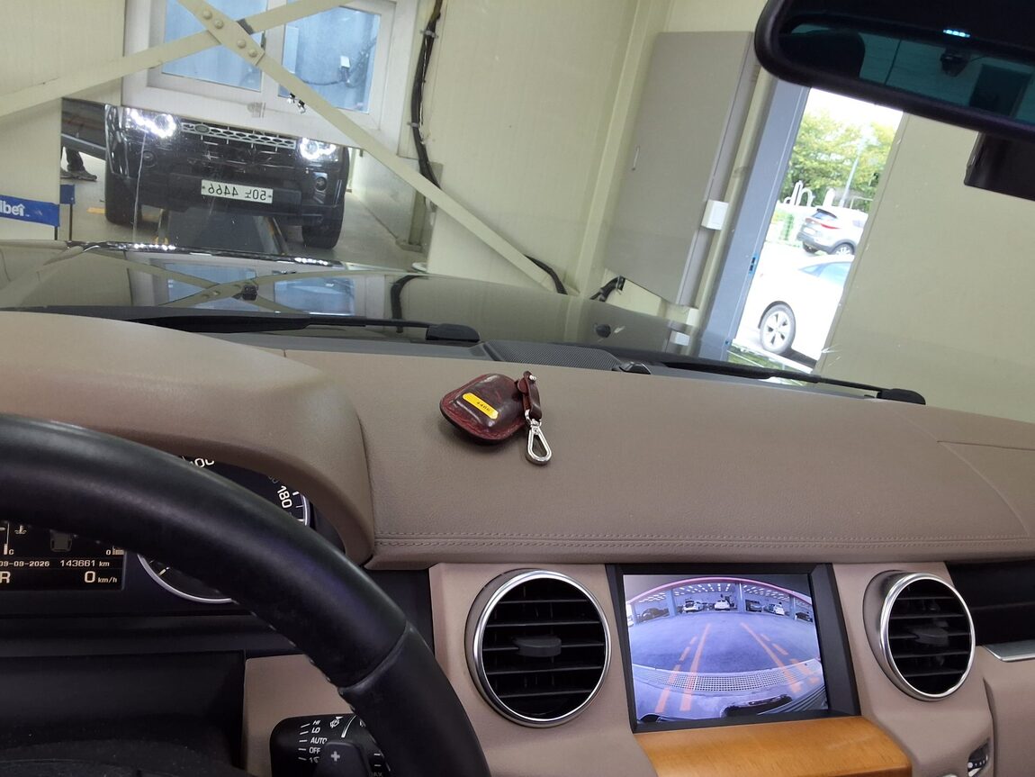 LAND ROVER DISCOVERY 4 3.0 SDV6 SE 2012 - zdjęcie 25