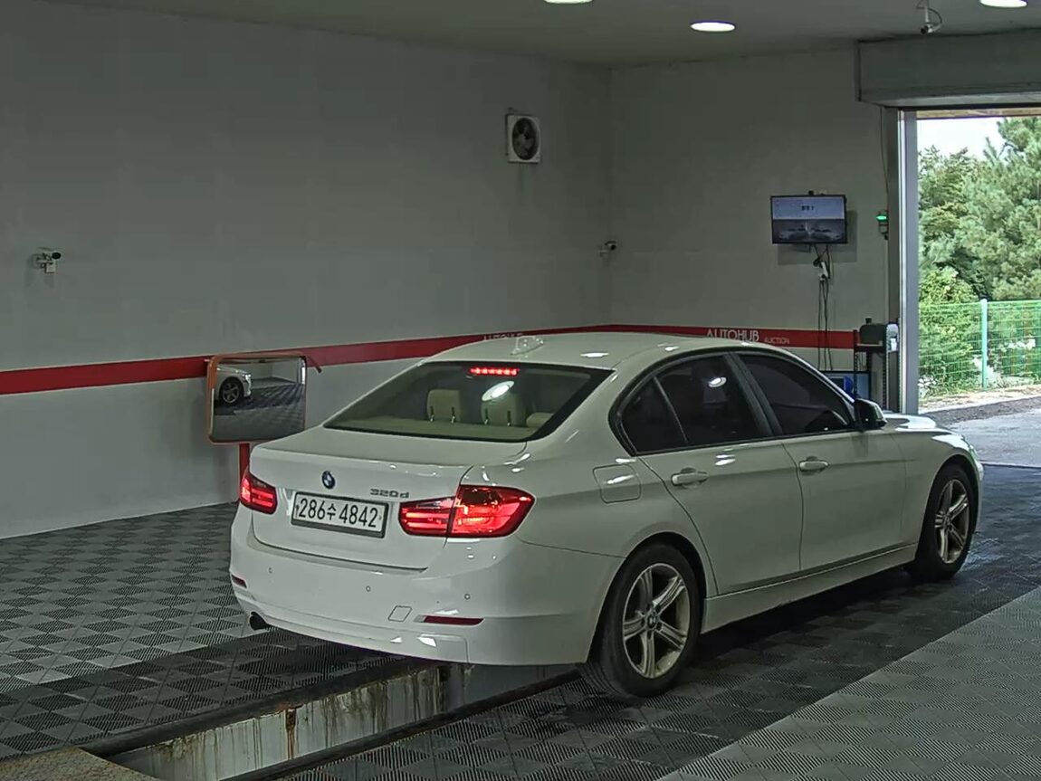 BMW 3 SERIES (6TH GEN) 320d 2015 - zdjęcie 5