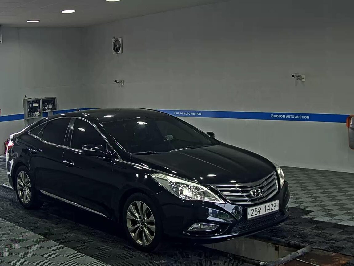 HYUNDAI GRANDEUR HG HG 300 NOBLE 2011 - zdjęcie 3