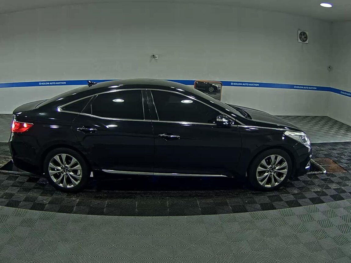 HYUNDAI GRANDEUR HG HG 300 NOBLE 2011 - zdjęcie 4