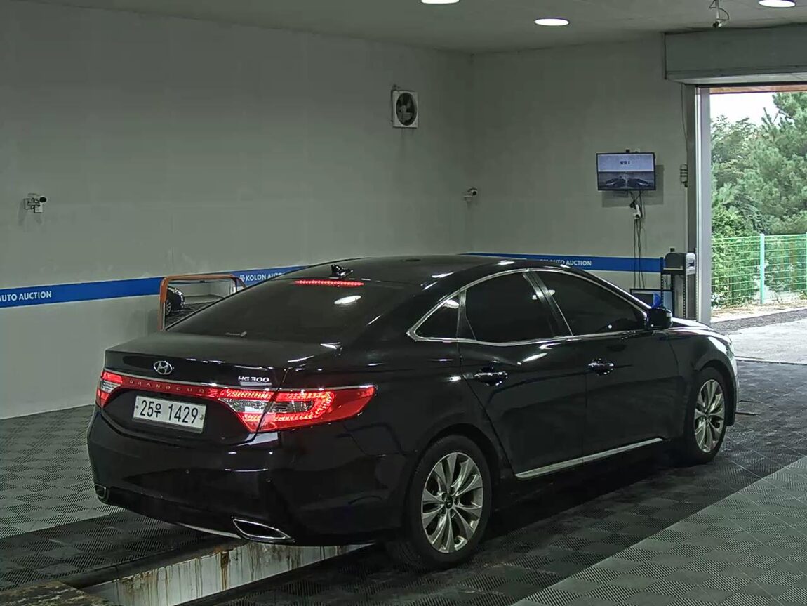 HYUNDAI GRANDEUR HG HG 300 NOBLE 2011 - zdjęcie 5