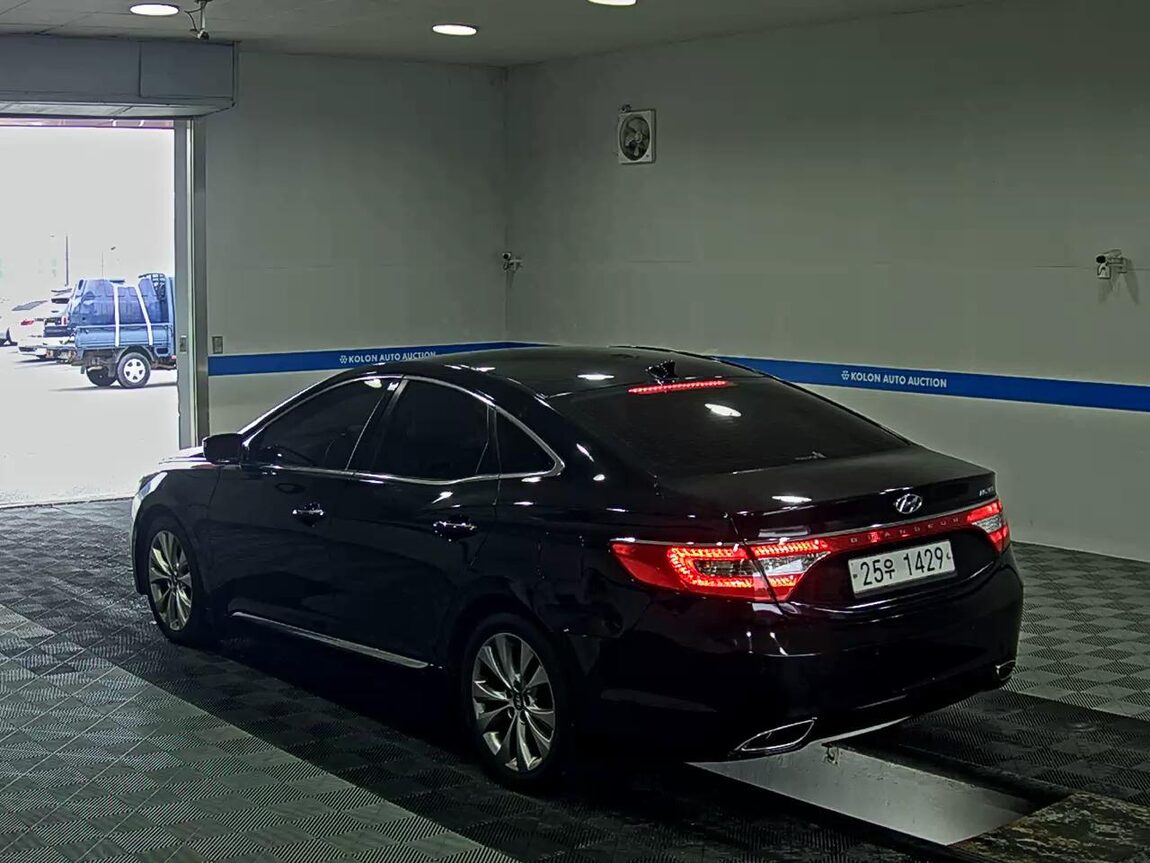 HYUNDAI GRANDEUR HG HG 300 NOBLE 2011 - zdjęcie 6