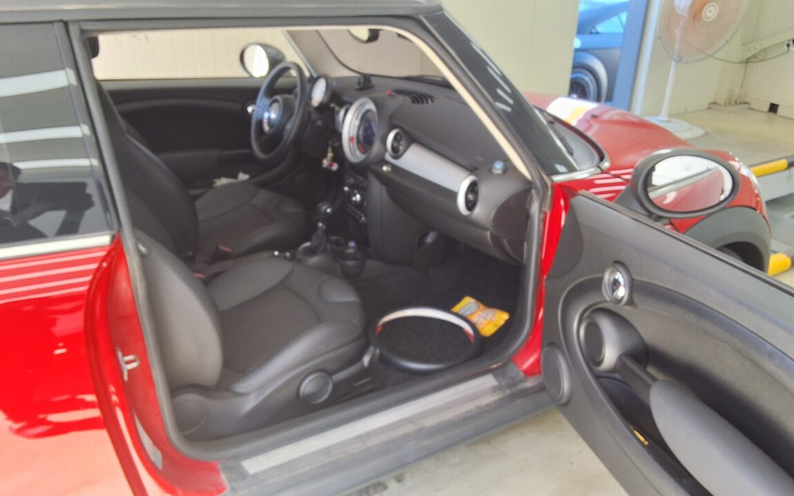 MINI COOPER (2ND GEN) 2.0 D SE 2013 - zdjęcie 11