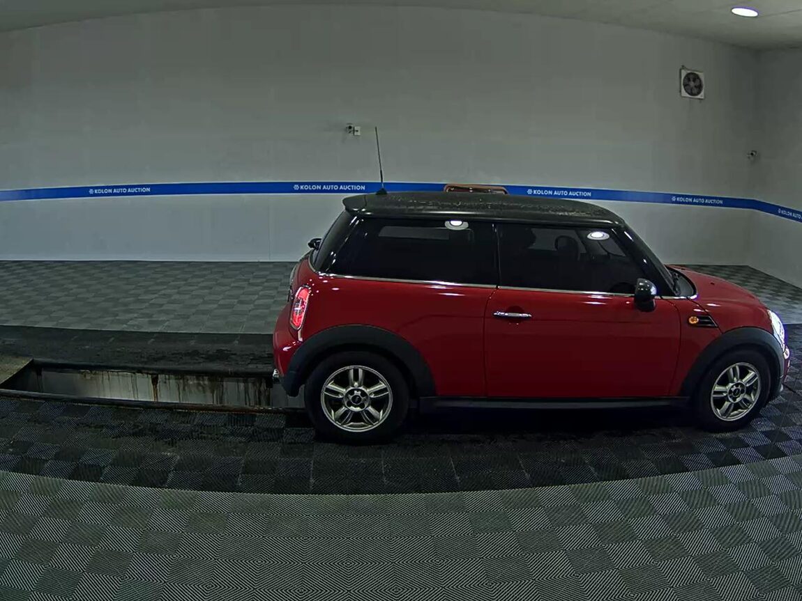 MINI COOPER (2ND GEN) 2.0 D SE 2013 - zdjęcie 4