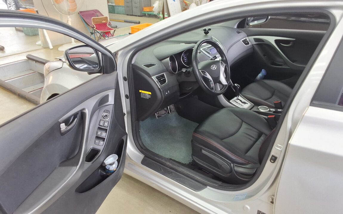HYUNDAI AVANTE MD M16 GDi LUXURY 2012 - zdjęcie 10