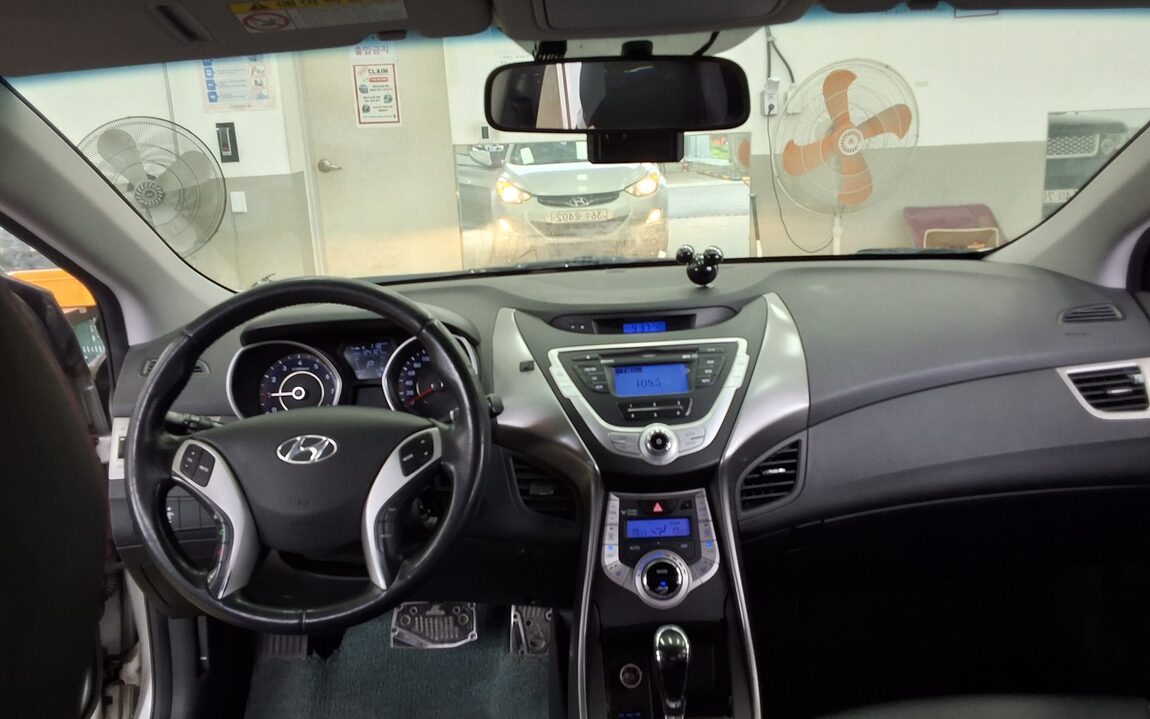 HYUNDAI AVANTE MD M16 GDi LUXURY 2012 - zdjęcie 11