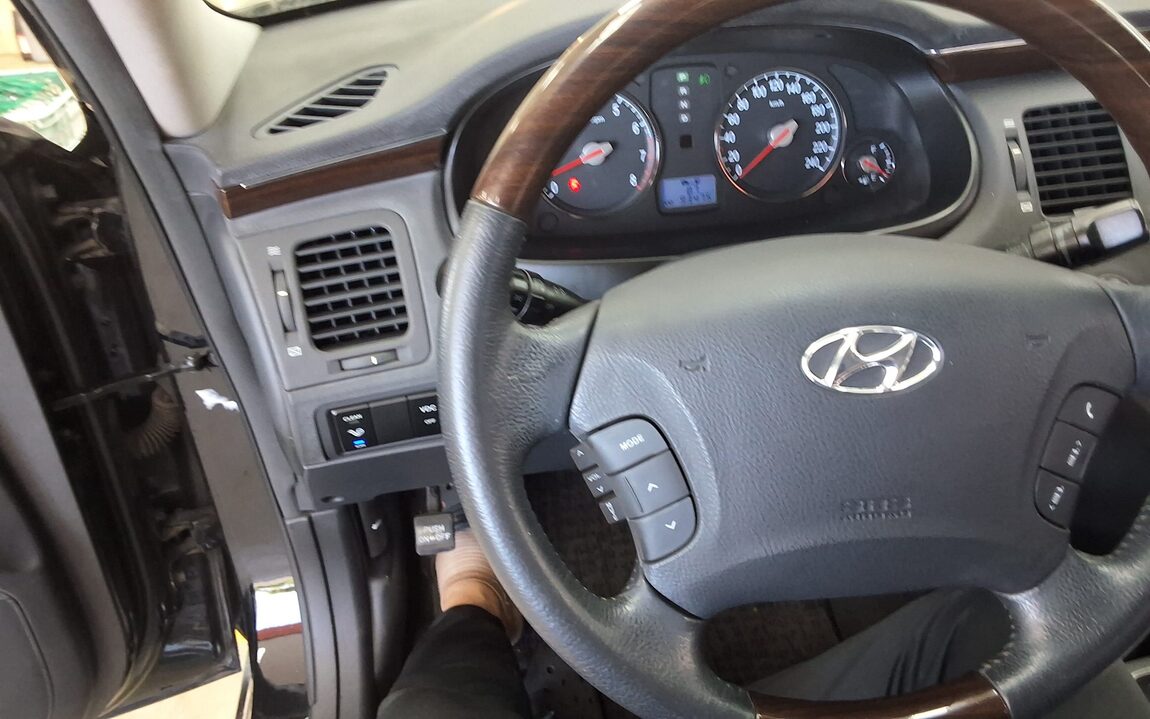 HYUNDAI GRANDEUR NEW LUXURY Q270 LUXURY 2009 - zdjęcie 17