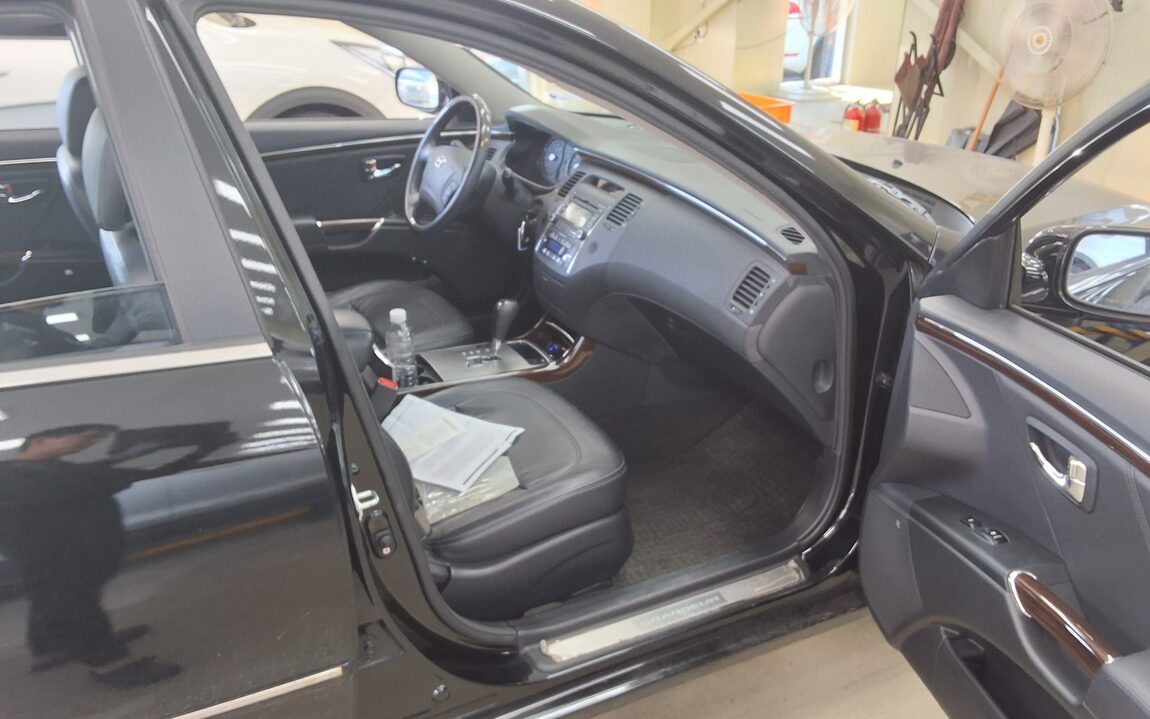 HYUNDAI GRANDEUR NEW LUXURY Q270 LUXURY 2009 - zdjęcie 14