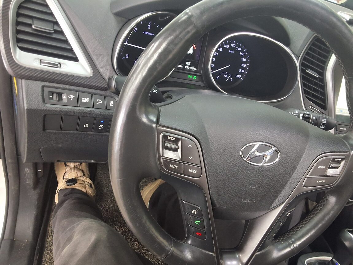 HYUNDAI SANTA FE THE PRIME DIESEL R2.0 2WD EXCLUSIVE SPECIAL 2016 - zdjęcie 23
