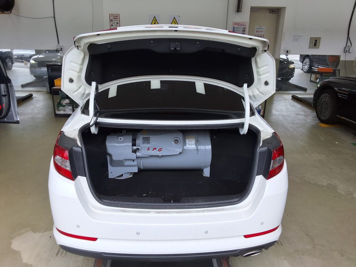 KIA K5 LPI RENTAL CAR PRESTIGE 2011 - zdjęcie 15
