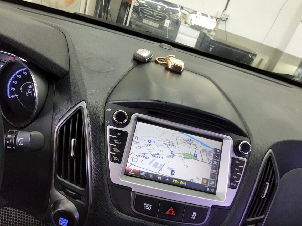 HYUNDAI NEW TUCSON ix DIESEL R2.0 2WD MODERN 2014 - zdjęcie 17