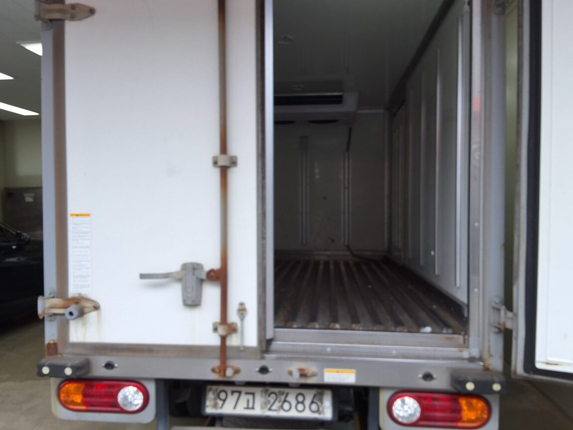 HYUNDAI PORTER II FREEZER BOX TRUCK SUPER CAB TWIN COMPRESSOR 2019 - zdjęcie 13