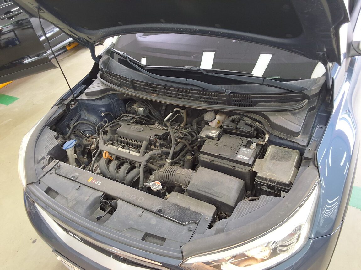 KIA STONIC 1.4 GASOLINE PRESTIGE 2018 - zdjęcie 19