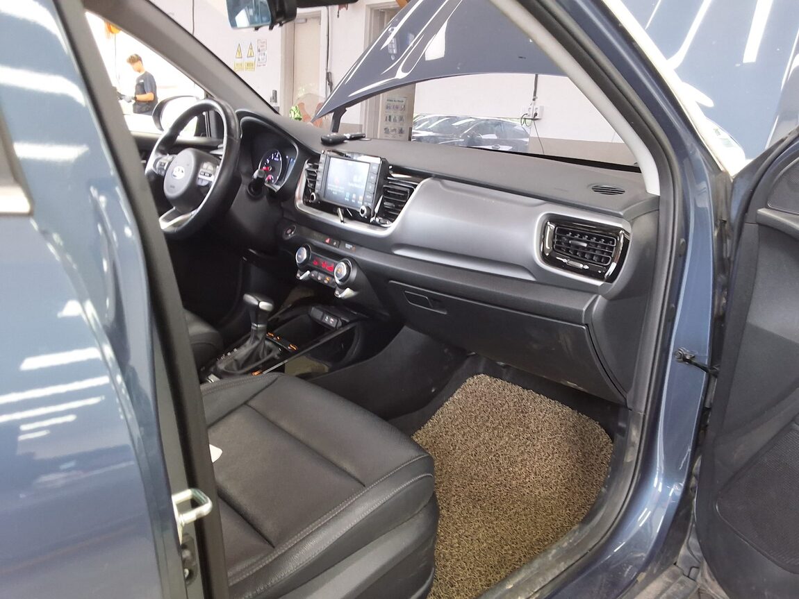 KIA STONIC 1.4 GASOLINE PRESTIGE 2018 - zdjęcie 14