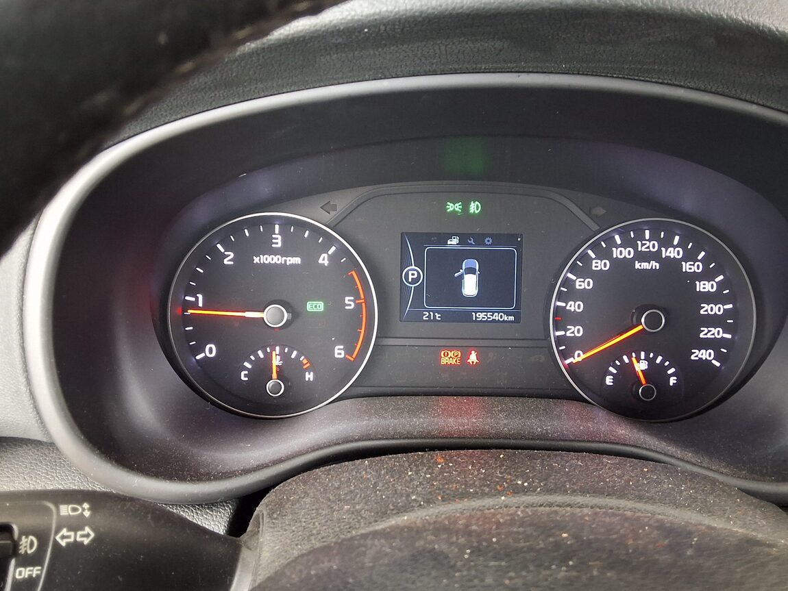 KIA NEW SPORTAGE R2.0 2WD PRESTIGE 2016 - zdjęcie 9