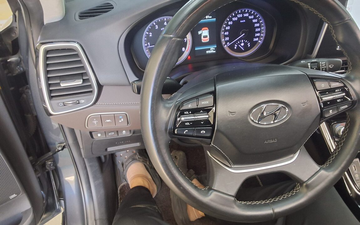HYUNDAI GRANDEUR IG 3.0 GDi EXCLUSIVE SPECIAL 2018 - zdjęcie 17