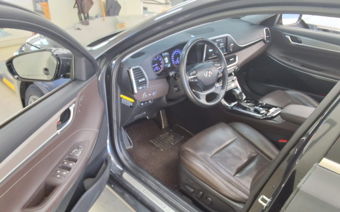 HYUNDAI GRANDEUR IG 3.0 GDi EXCLUSIVE SPECIAL 2018 - zdjęcie 10