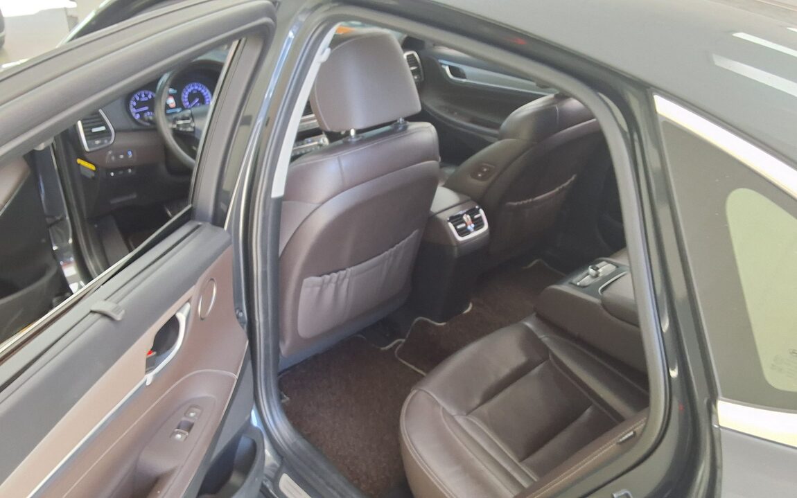 HYUNDAI GRANDEUR IG 3.0 GDi EXCLUSIVE SPECIAL 2018 - zdjęcie 12
