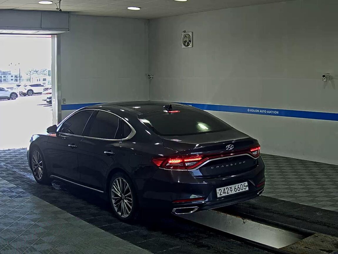 HYUNDAI GRANDEUR IG 3.0 GDi EXCLUSIVE SPECIAL 2018 - zdjęcie 6