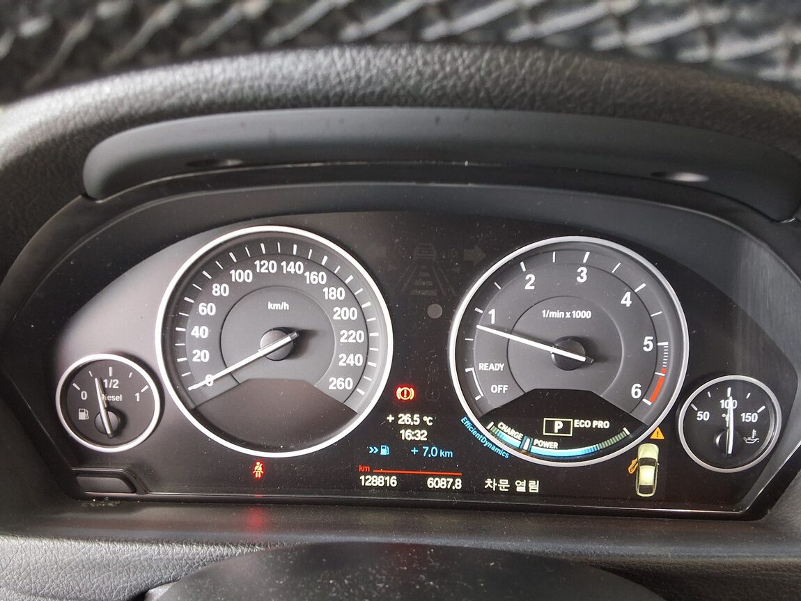 BMW GRAN TURISMO (GT) 3 SERIES GT 320d xDRIVE 2014 - zdjęcie 10