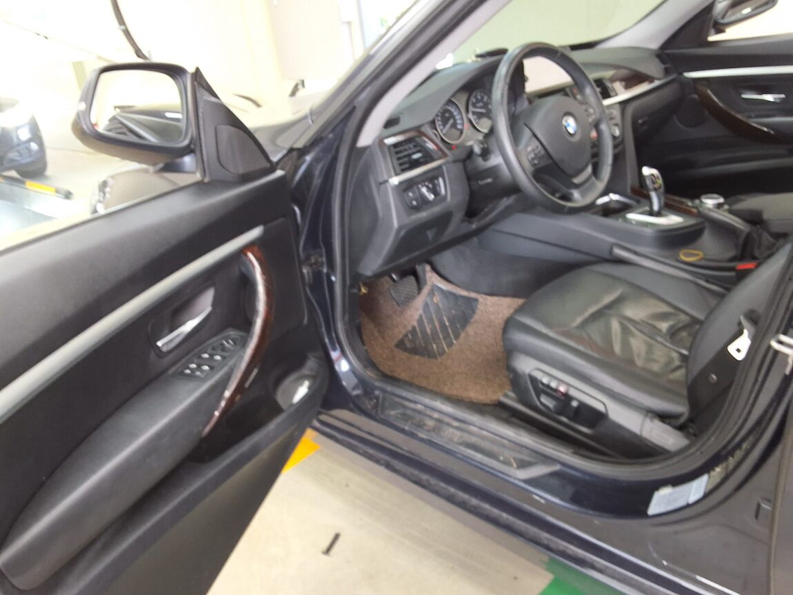 BMW GRAN TURISMO (GT) 3 SERIES GT 320d xDRIVE 2014 - zdjęcie 11