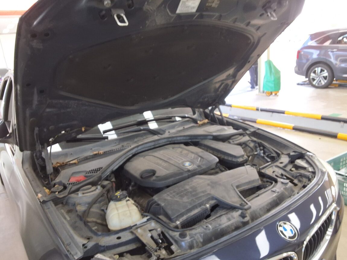 BMW GRAN TURISMO (GT) 3 SERIES GT 320d xDRIVE 2014 - zdjęcie 18