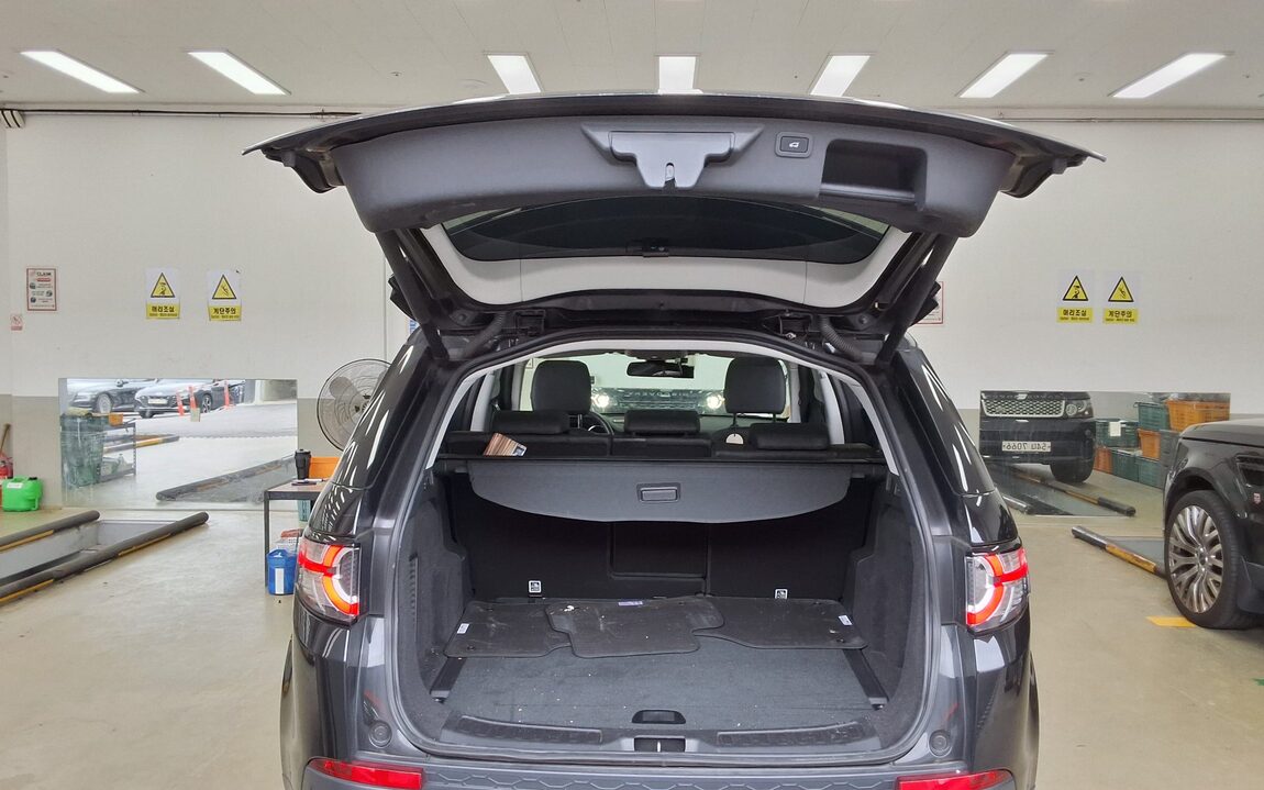 LAND ROVER DISCOVERY SPORT 2.0 TD4 SE (150PS) 2018 - zdjęcie 15