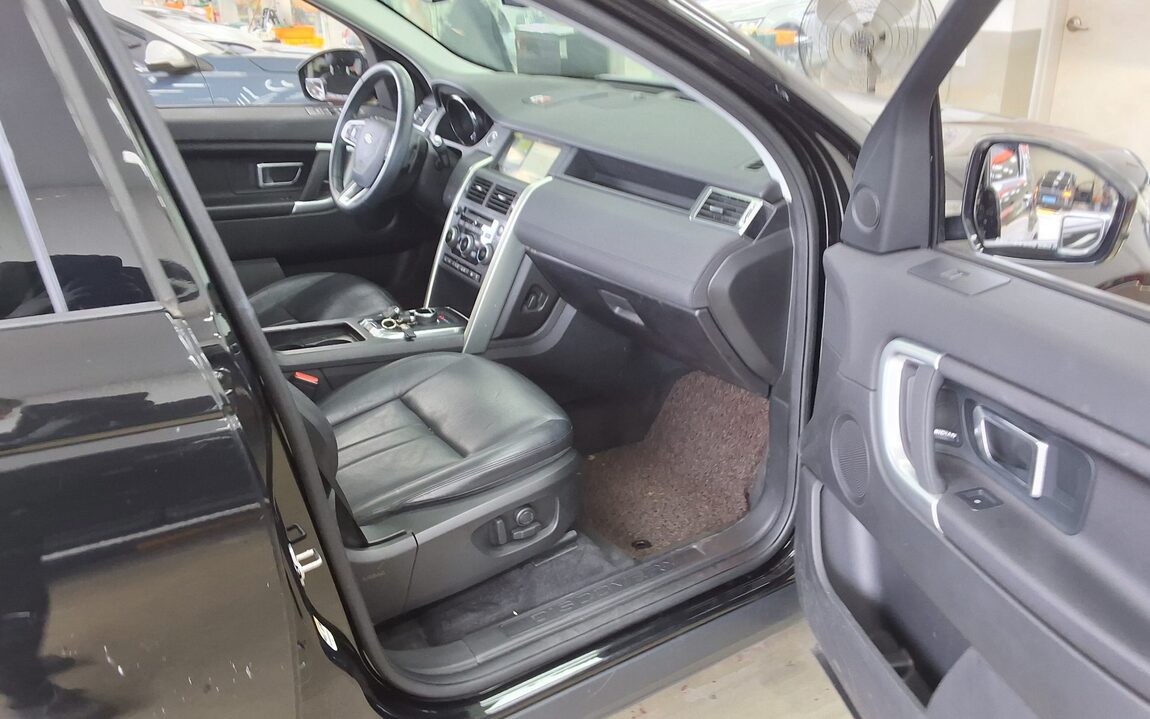 LAND ROVER DISCOVERY SPORT 2.0 TD4 SE (150PS) 2018 - zdjęcie 14