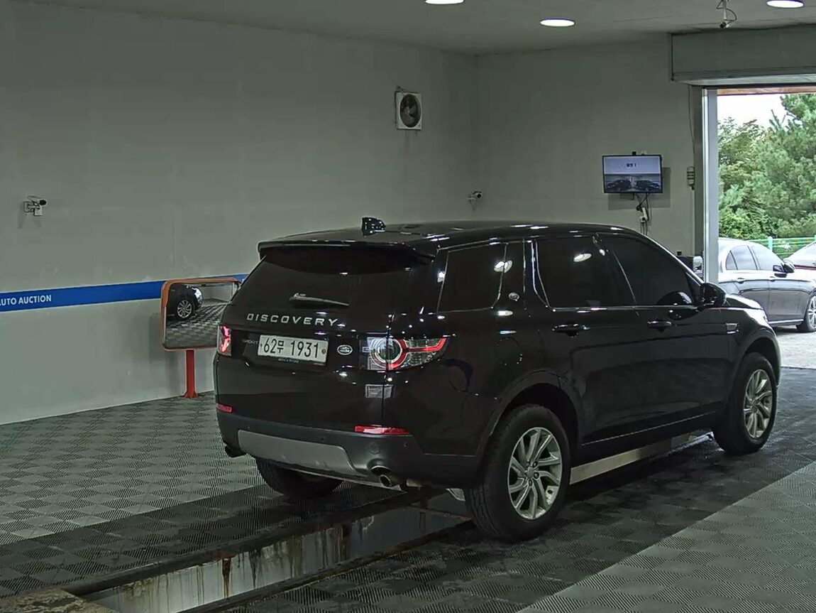 LAND ROVER DISCOVERY SPORT 2.0 TD4 SE (150PS) 2018 - zdjęcie 5