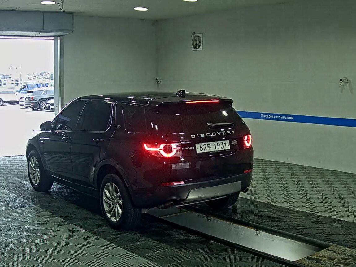LAND ROVER DISCOVERY SPORT 2.0 TD4 SE (150PS) 2018 - zdjęcie 6