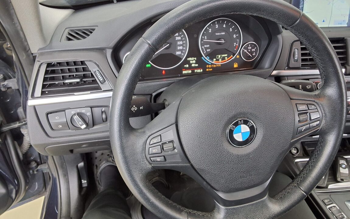 BMW 3 SERIES (6TH GEN) 320i 2014 - zdjęcie 17