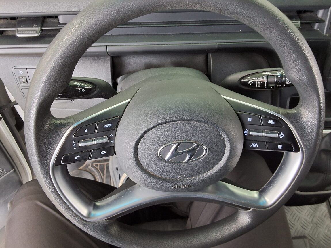 HYUNDAI STARIA 2.2 DIESEL CARGO 3-SEATER SMART 2022 - zdjęcie 17