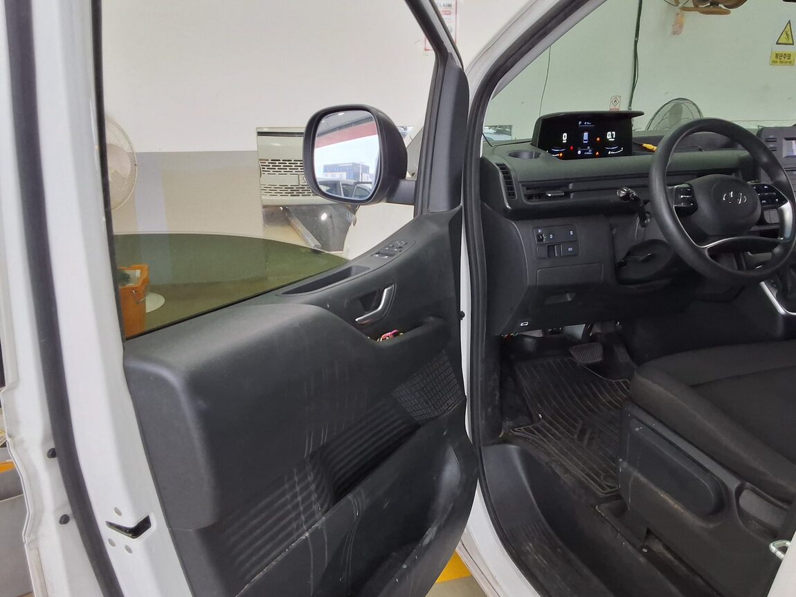 HYUNDAI STARIA 2.2 DIESEL CARGO 3-SEATER SMART 2022 - zdjęcie 10