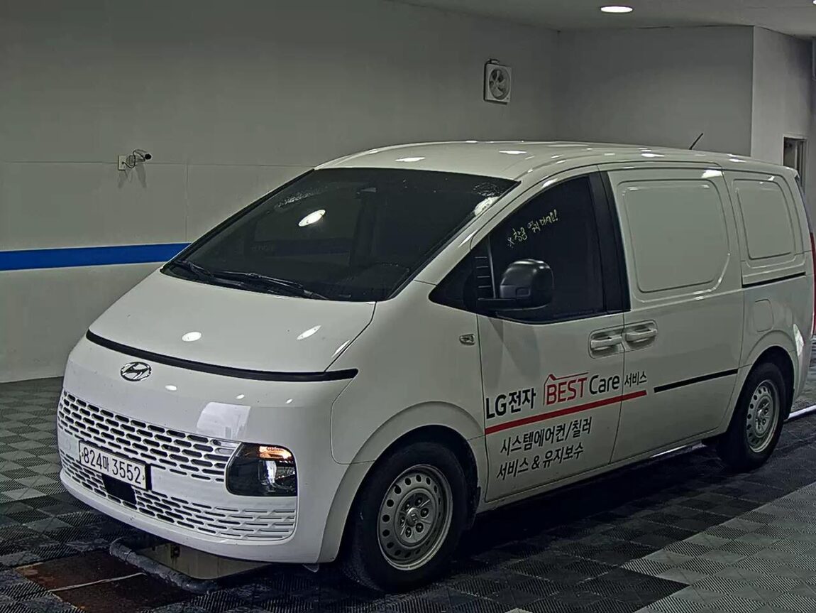 HYUNDAI STARIA 2.2 DIESEL CARGO 3-SEATER SMART 2022 - zdjęcie 2