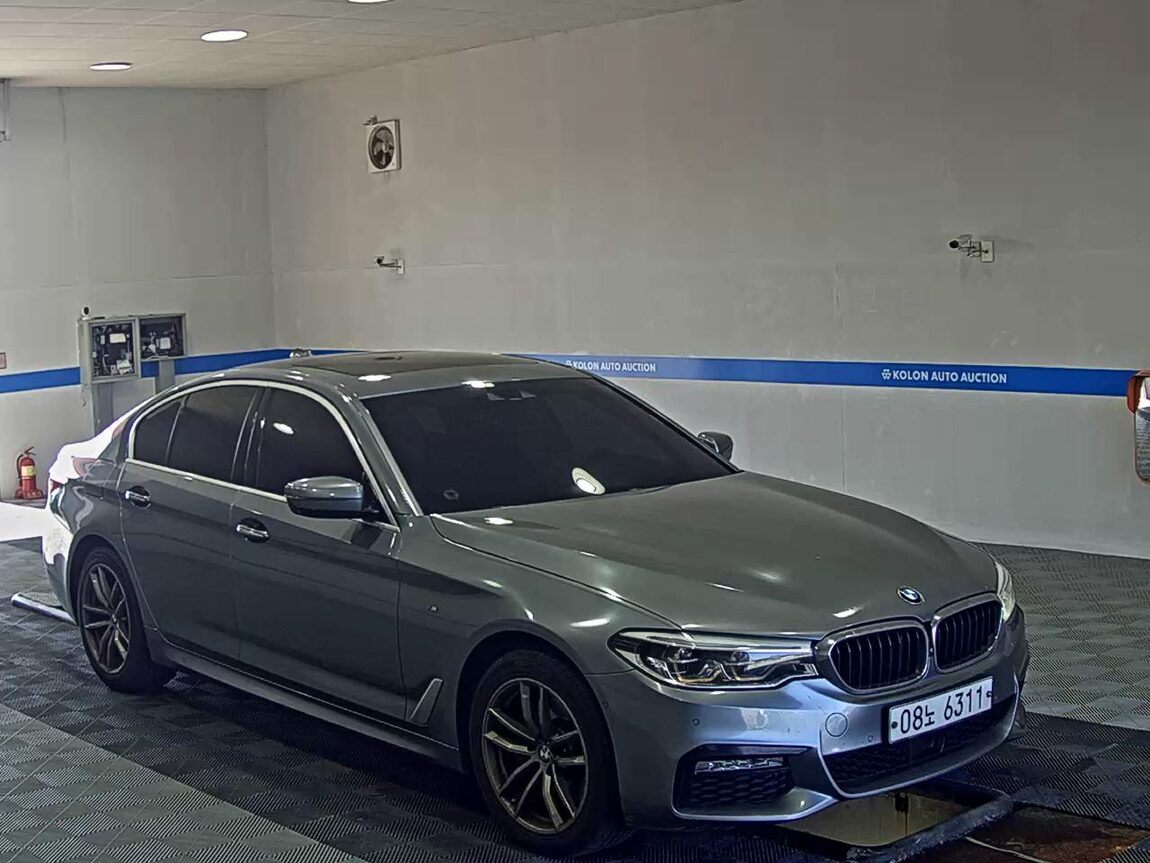BMW 5 SERIES (7TH GEN) 520d xDRIVE M SPORT PACK PLUS 2018 - zdjęcie 3