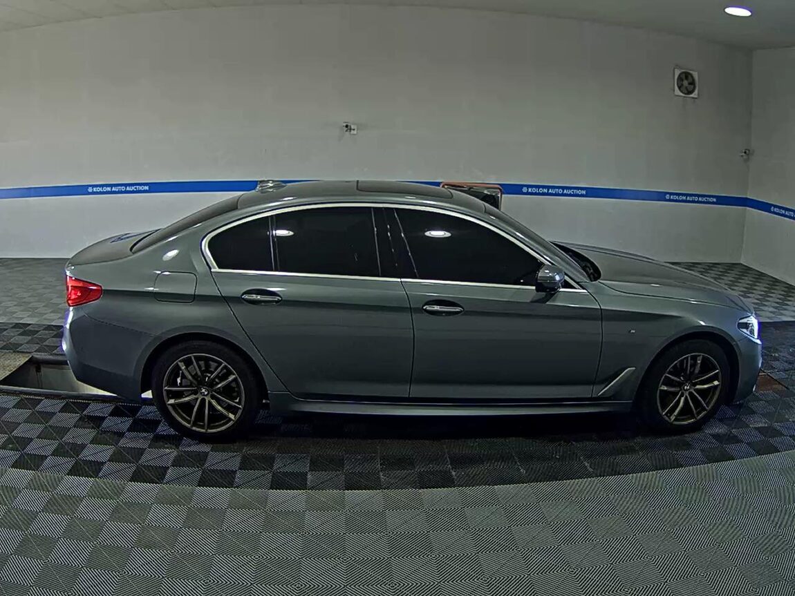 BMW 5 SERIES (7TH GEN) 520d xDRIVE M SPORT PACK PLUS 2018 - zdjęcie 4