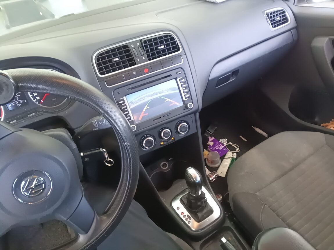 VOLKSWAGEN THE NEW POLO (5TH GEN) 1.6 TDI R LINE 2014 - zdjęcie 11