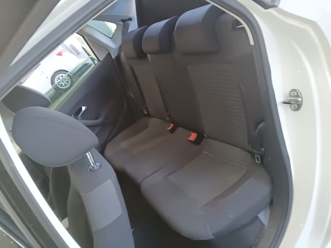 VOLKSWAGEN THE NEW POLO (5TH GEN) 1.6 TDI R LINE 2014 - zdjęcie 19