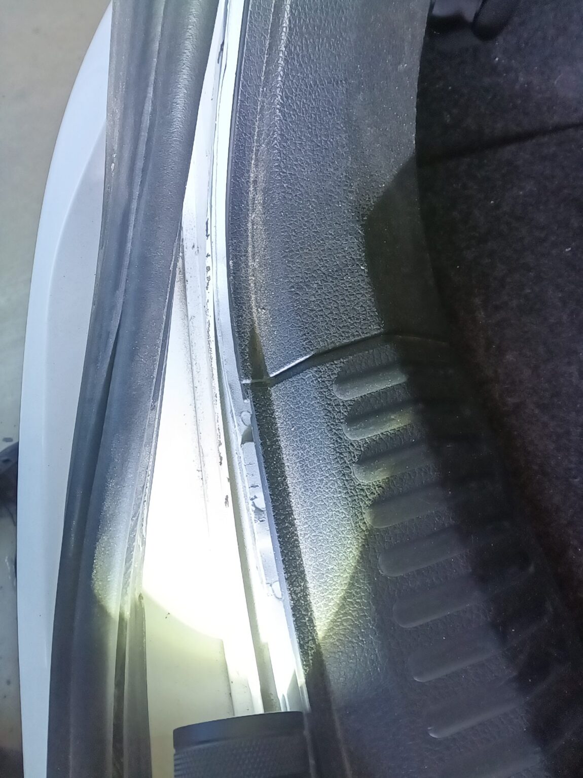 VOLKSWAGEN THE NEW POLO (5TH GEN) 1.6 TDI R LINE 2014 - zdjęcie 34