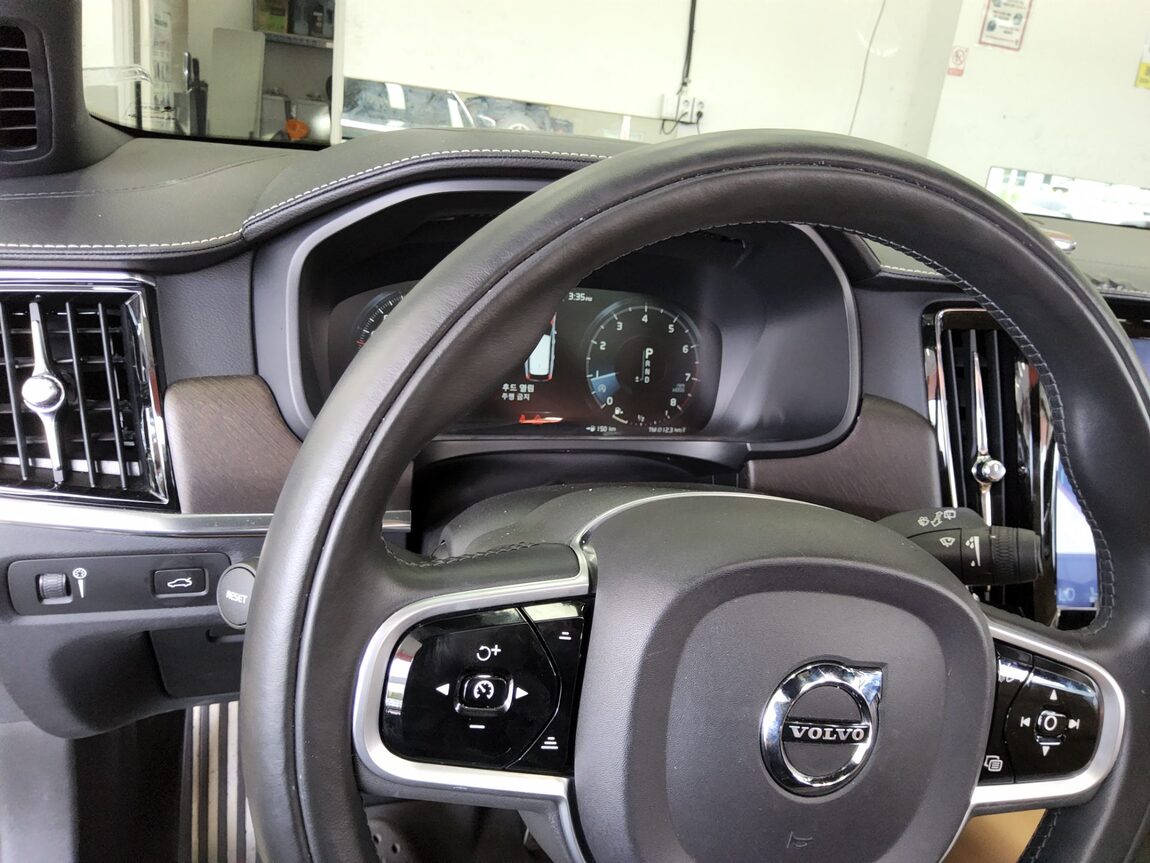 VOLVO V90 CROSS COUNTRY 2.0 T5 AWD PRO 2019 - zdjęcie 17