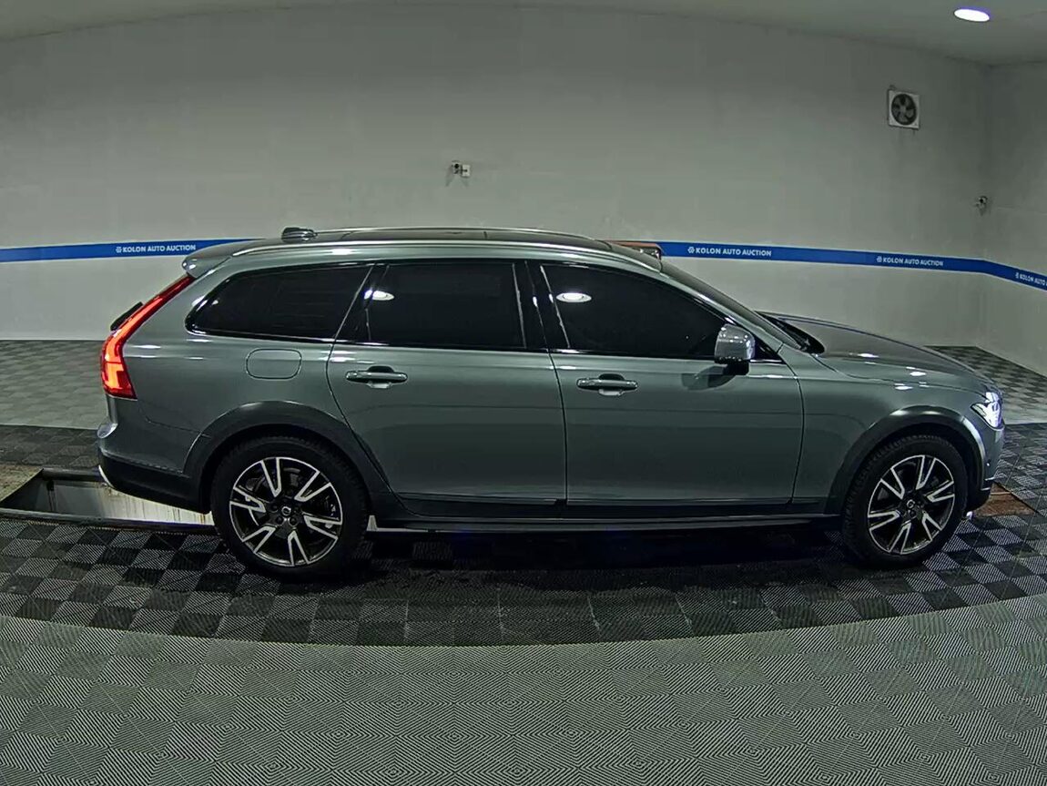 VOLVO V90 CROSS COUNTRY 2.0 T5 AWD PRO 2019 - zdjęcie 4